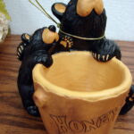 New Big Sky Carvers Bearfoots Bears Jeff Fleming Honey Pot Accessory Holder
