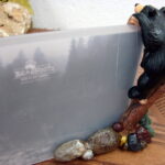 New Big Sky Carvers Bearfoots Bears Jeff Fleming Just Hanging Around Frame - Image 2