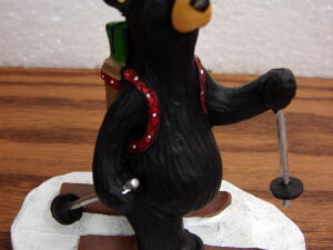 New Big Sky Carvers Bearfoots Bears Jeff Fleming St Nick Skier Bear Figurine