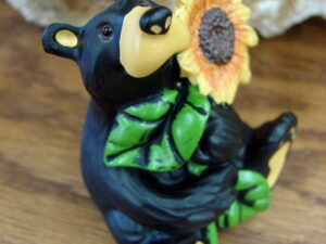 New Big Sky Carvers Bearfoots Bears Jeff Fleming Sunflower Bear Mini Figurine