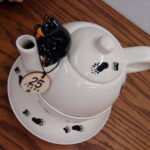 New Big Sky Carvers Bearfoots Bears Jeff Fleming Bear Tea For One - Image 2