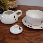 New Big Sky Carvers Bearfoots Bears Jeff Fleming Bear Tea For One - Image 3