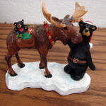 New Big Sky Carvers Bearfoots Bears Jeff Fleming Bear Moose Where Next Santa Figurine