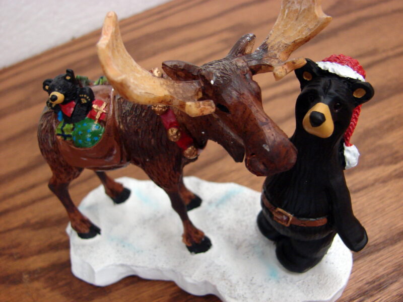 New Big Sky Carvers Bearfoots Bears Jeff Fleming Bear Moose Where Next Santa Figurine, Moose-R-Us.Com Log Cabin Decor