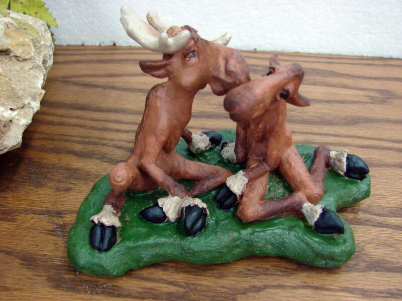 New It&#8217;s A Moose Life! Phyllis Driscoll Collection Smoochin&#8217; Moose Figurine, Moose-R-Us.Com Log Cabin Decor