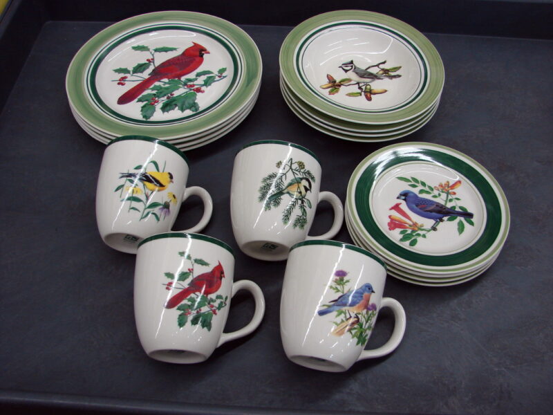 National Wildlife Federation Backyard Songbird Dinner Wear Set Service for 4, Moose-R-Us.Com Log Cabin Decor