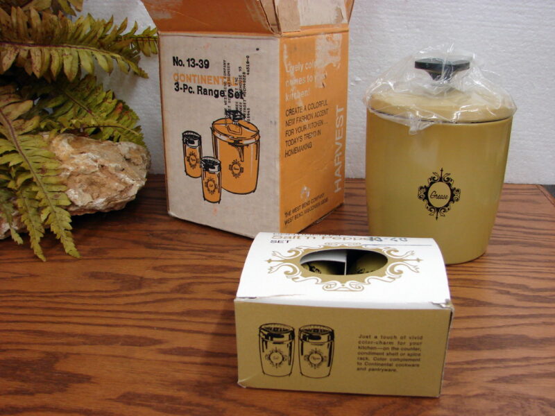 Vintage Tin West Bend Harvest Gold Range Set Salt Pepper Shaker Grease Jar NIB, Moose-R-Us.Com Log Cabin Decor