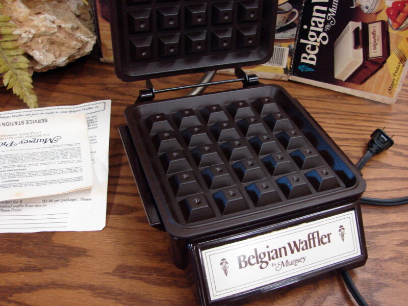 Vintage Belgian Waffler by Munsey Electric Waffle Maker w/ Box Instructions, Moose-R-Us.Com Log Cabin Decor