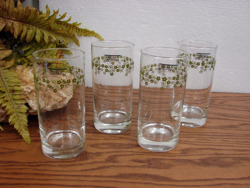 Vintage Corelle Spring Green Crazy Daisy Dinnerware and Accessories NIB 20 pc Set, Moose-R-Us.Com Log Cabin Decor