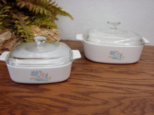 Vintage Corning Ware Corelle Friendship Pastel Flowers 2 Liter Casserole w/ PYREX Lid