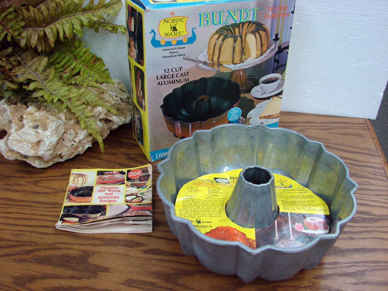 Vintage nordic ware bundt pan hotsell