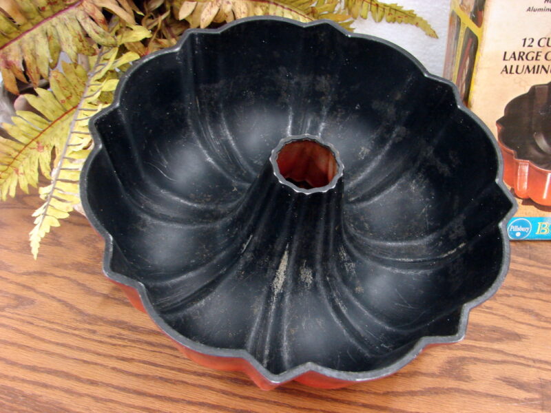 Scandinavian Nordic Ware Northland Heavy Duty Aluminum Bundt Pan w/ Box Orange, Moose-R-Us.Com Log Cabin Decor