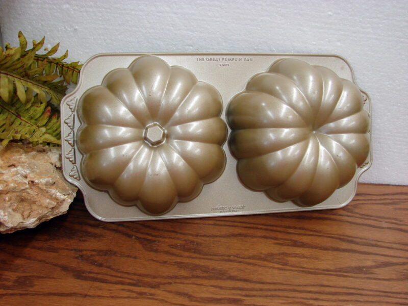 Scandinavian Nordic Ware Heavy Duty Great Pumpkin Mold Cake Pan 10 Cups, Moose-R-Us.Com Log Cabin Decor