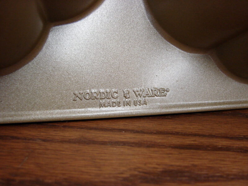 Scandinavian Nordic Ware Heavy Duty Great Pumpkin Mold Cake Pan 10 Cups, Moose-R-Us.Com Log Cabin Decor