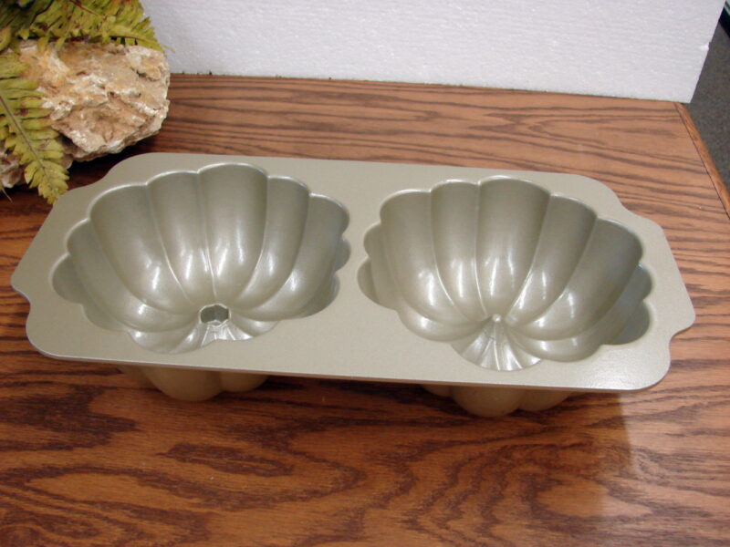 Scandinavian Nordic Ware Heavy Duty Great Pumpkin Mold Cake Pan 10 Cups, Moose-R-Us.Com Log Cabin Decor