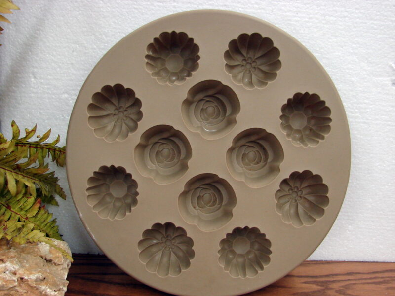 Pampered Chef Silicone Rose Flower Round Floral Cupcake Baking Mold, Moose-R-Us.Com Log Cabin Decor