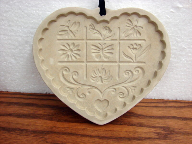 Pampered Chef Garden of the Heart 1996 Family Hertitage Stoneware Mold, Moose-R-Us.Com Log Cabin Decor