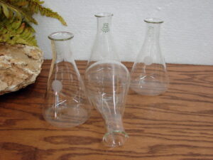 Vintage PYREX 250ml Beaker Flask Green Stamp Bud Vase Set/4