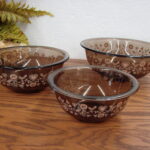Vintage PYREX Amber Festive Harvest Brown Set/3 Nesting Mixing Bowls - Image 2