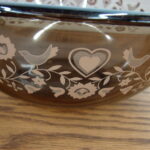 Vintage PYREX Amber Festive Harvest Brown Set/3 Nesting Mixing Bowls - Image 3