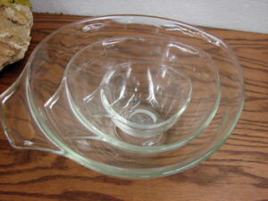 Vintage PYREX Tear Drop Shaped Glass Measuring Nesting Batter Bowls