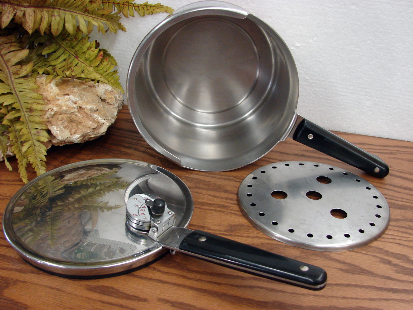 Complete Vintage Copper Bottom Revere Ware 4 Qt Pressure Cooker - Image 2