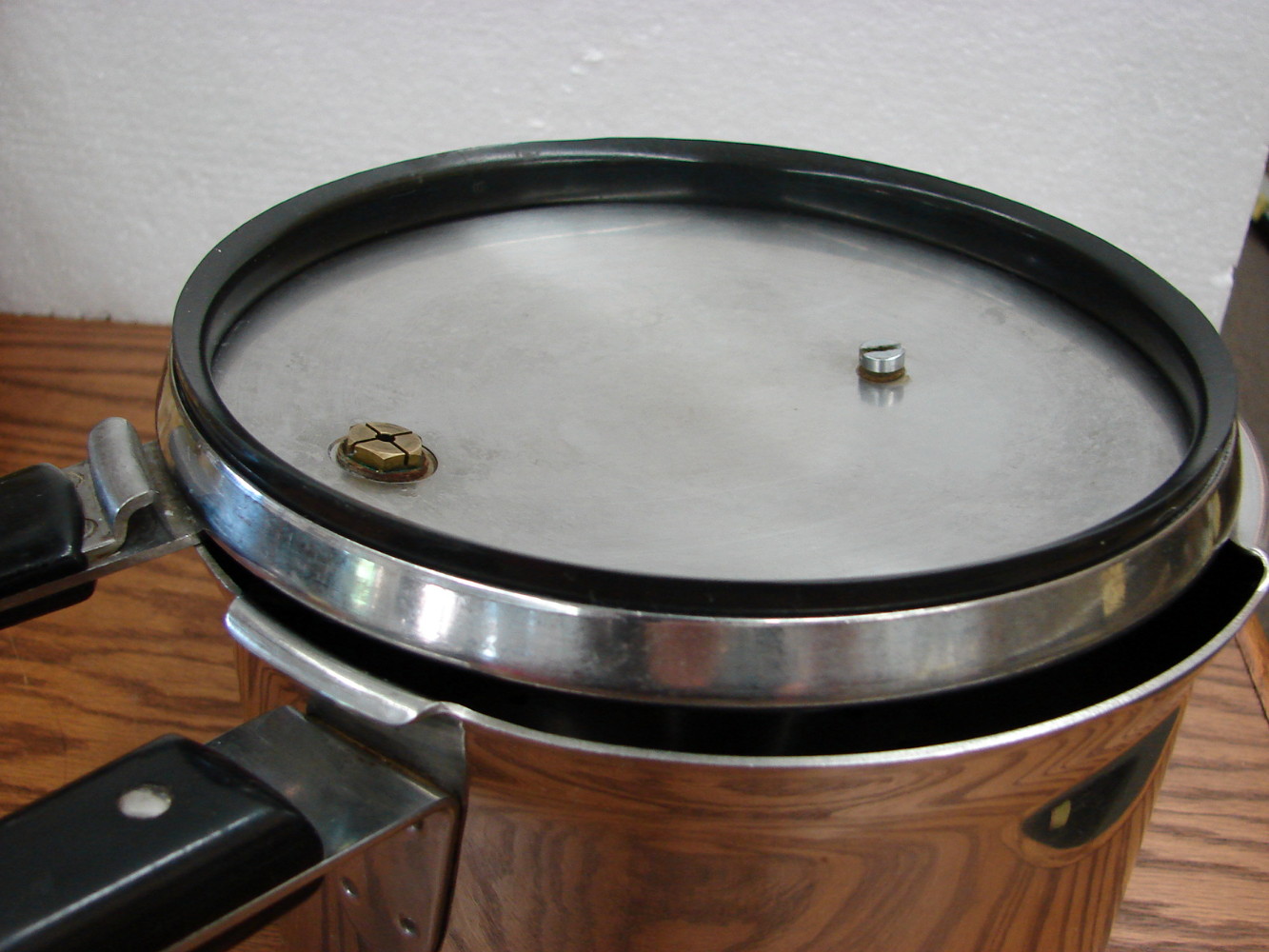 Complete Vintage Copper Bottom Revere Ware 4 Qt Pressure Cooker - Image 4