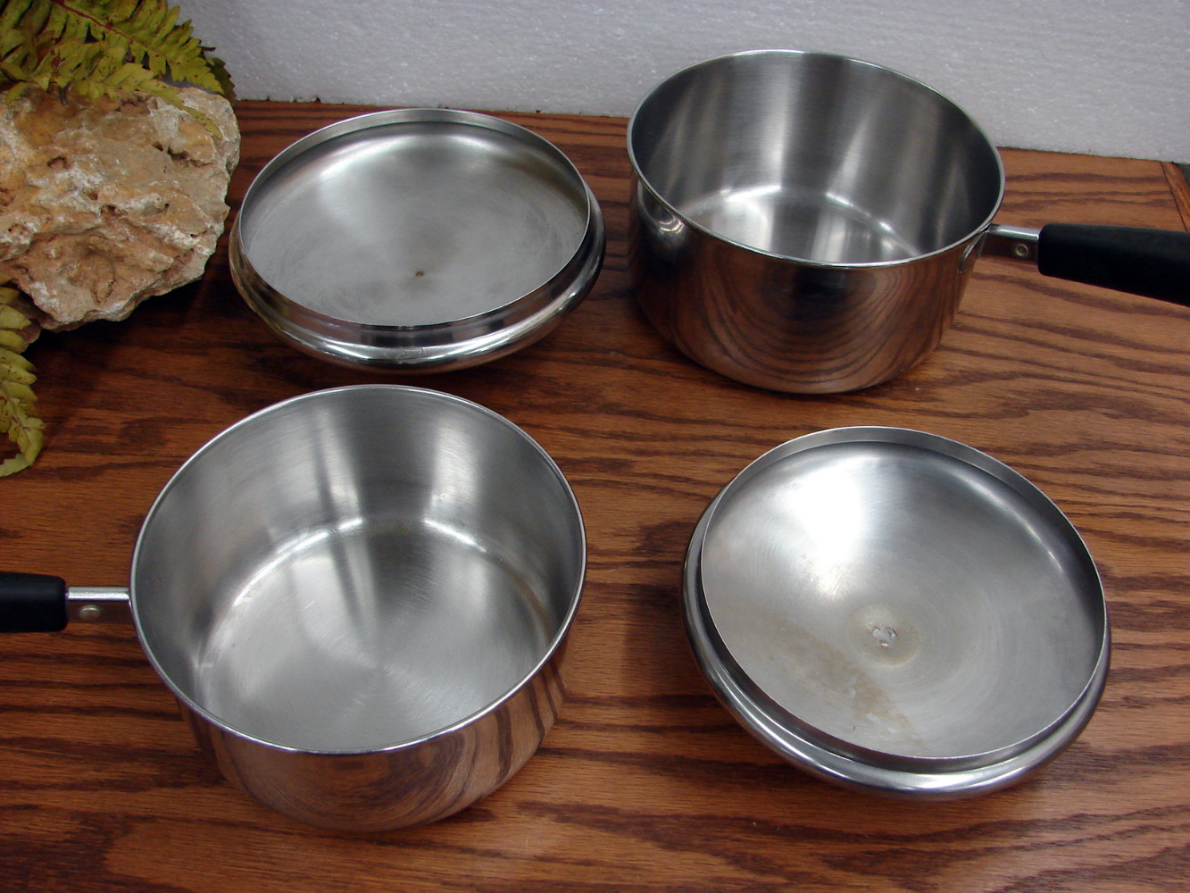 Professional Quality Revere Ware Tri-Ply Disc Stainless Steel 1 1/2 Quart Sauce Pan w/ Lid - Image 3