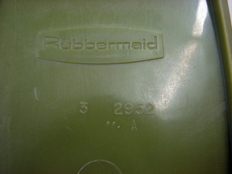 Vintage Rubbermaid Avocado Green Trash Can White Daisy Flowers, Moose-R-Us.Com Log Cabin Decor