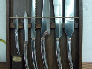 Like New Complete Vintage SaladMaster 7 Pc Carving Paring Knife Set Wall Mount Case