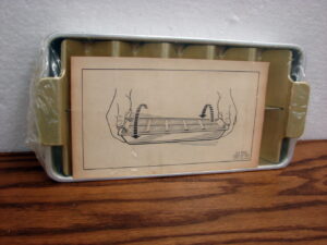 Brand New in Package Vintage Aluminum Old School Ice Cube Tray Sealed