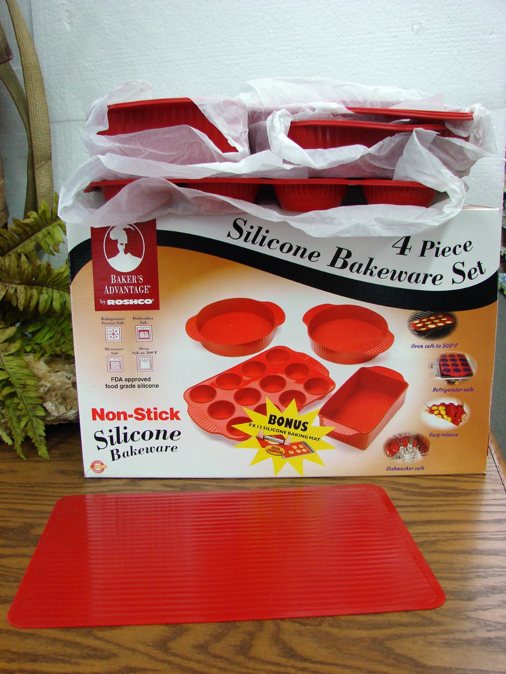 Baker's Advantage® Roshco® 5 PC Non-Stick Red Silicone Bakeware Baking Set  -  Log Cabin Decor