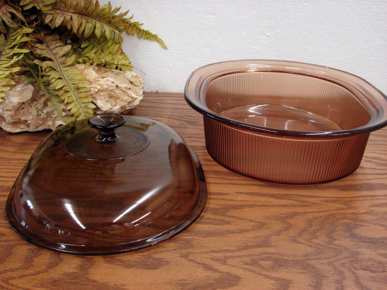Vintage PYREX Amber Brown Visions 4 Qt Ribbed Oval Casserole w/ Matching Lid - Image 3