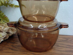 Vintage PYREX Amber Brown Vision 2.5 Liter Dutch Oven Stock Pot w/ Matching Tab Handle PYREX Lid