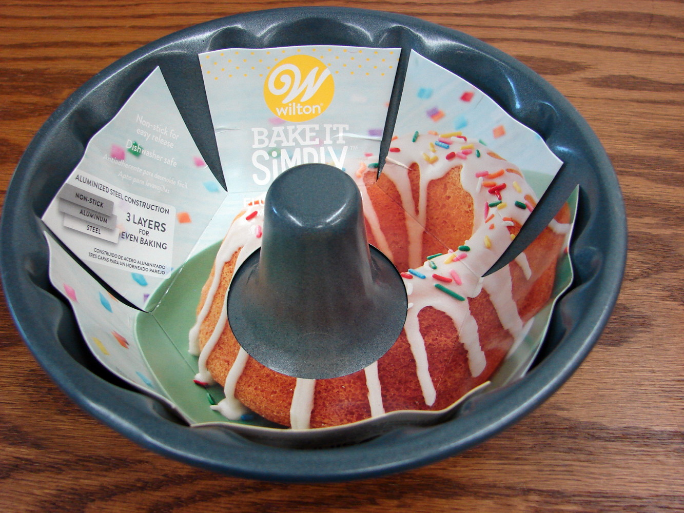 Vintage Bundt Pan Fluted Tube Cake Pan Non-stick 