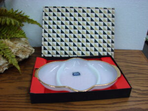 Vintage Anchor Hocking USA Vegetable Harvest Milk Glass Kitchenware Cookware, Moose-R-Us.Com Log Cabin Decor