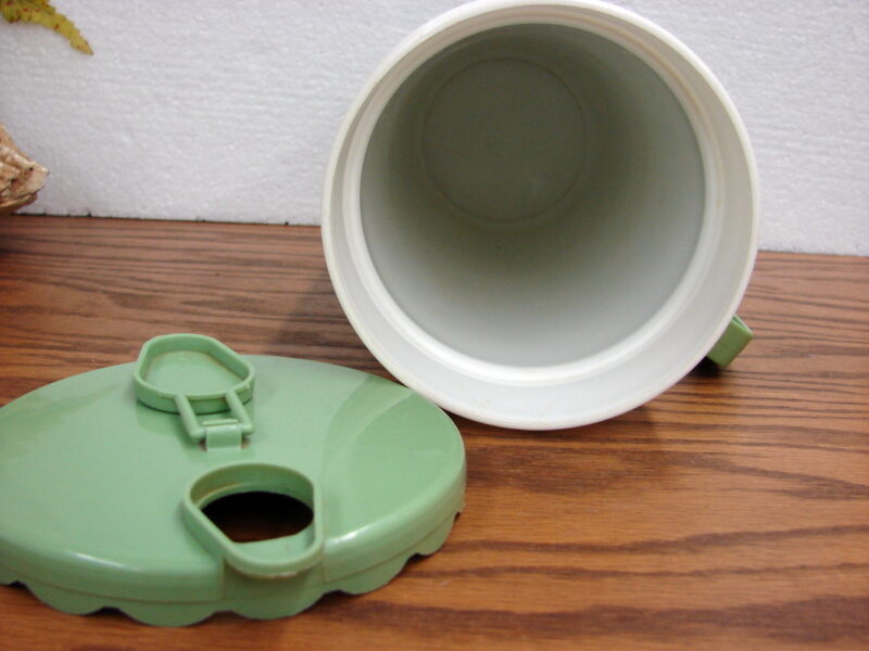 Vintage Blisscraft of Hollywood Avocado Green White Pitcher w/ Lid and Flip Top, Moose-R-Us.Com Log Cabin Decor