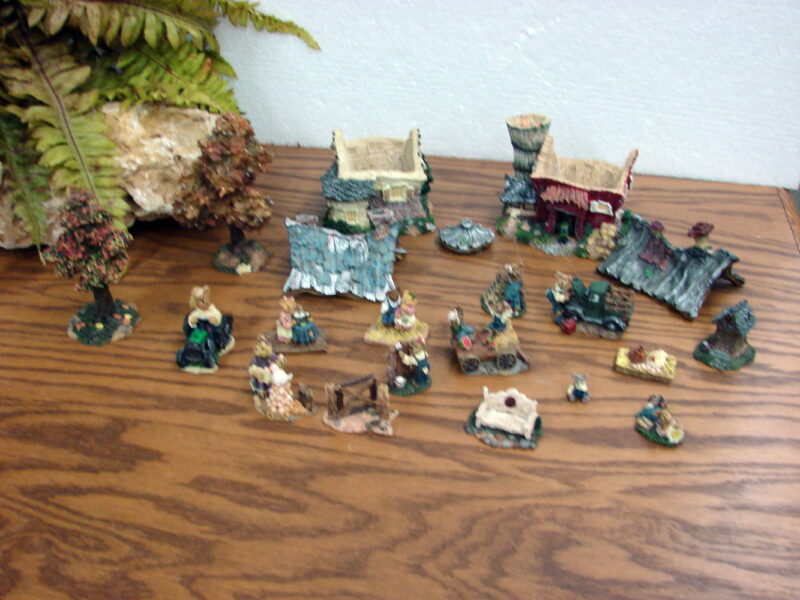 15 Pc Boyds Bear Town Village Boydsenbeary Acres MacDonald&#8217;s Farmhouse, Moose-R-Us.Com Log Cabin Decor