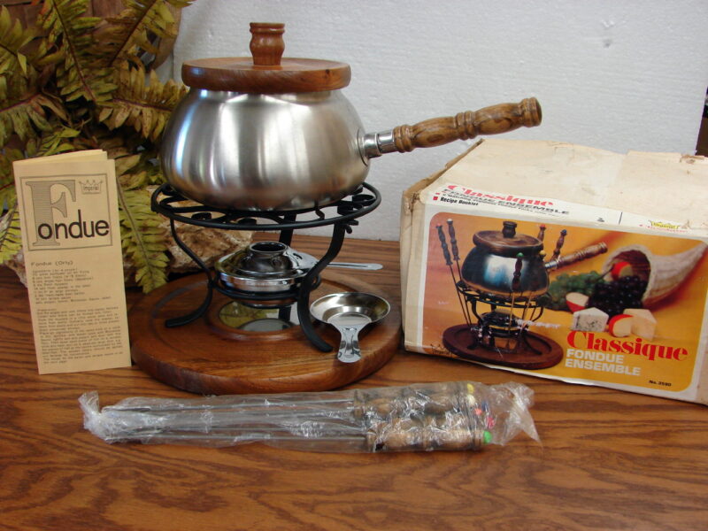 Vintage Classique Fondue Ensemble Teak Wood Accents 2 Quart New in Box, Moose-R-Us.Com Log Cabin Decor