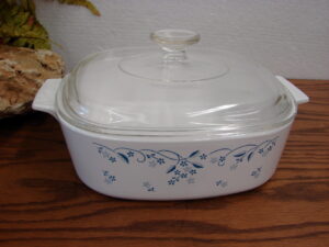 Vintage Corning Ware Corelle Provincial Blue 1 Liter Casserole w/ PYREX Lid