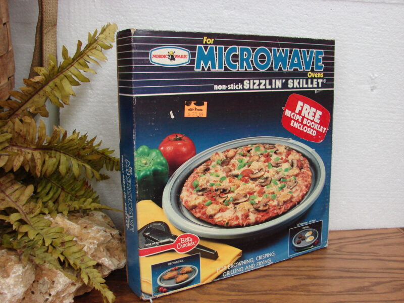 Vintage Nordic Ware Non-Stick Sizzlin&#8217; Skillet for Microwave Browning Searing, Moose-R-Us.Com Log Cabin Decor