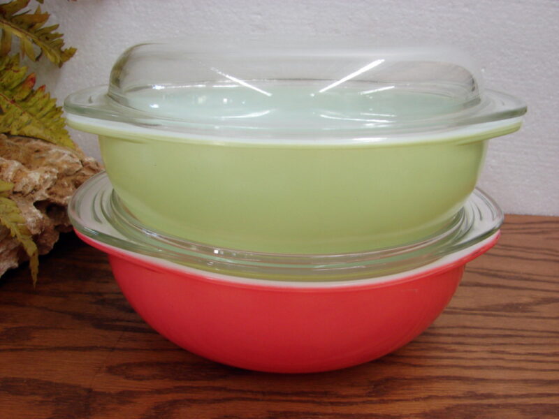 Vintage PYREX 024 Lime Green 2 Qt Round Casserole w/ Matching Lid, Moose-R-Us.Com Log Cabin Decor