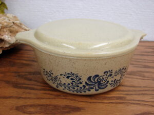 Vintage PYREX Homestead Blue Pattern #473 Cinderella Round Casserole w/ Lid 1 Qt