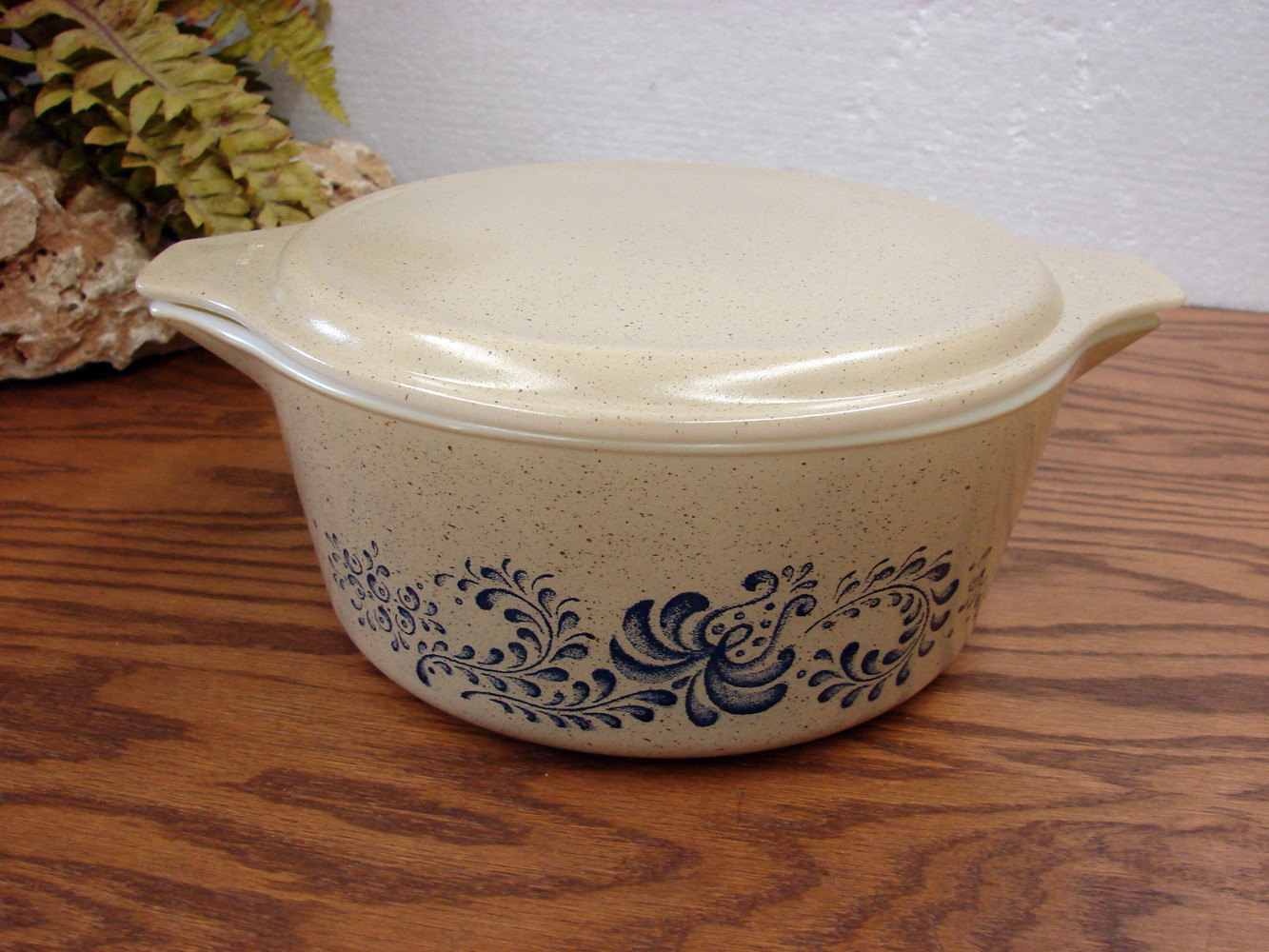 Vintage PYREX Homestead Blue Pattern #475 Cinderella Round Casserole w/ Lid 2 1/2 Qt
