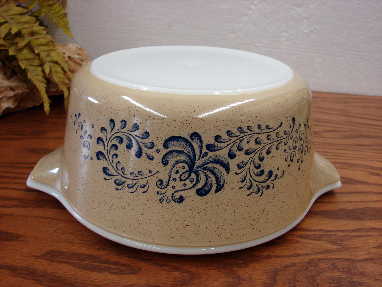 Vintage PYREX Homestead Blue Pattern #475 Cinderella Round Casserole w/ Lid 2 1/2 Qt - Image 2