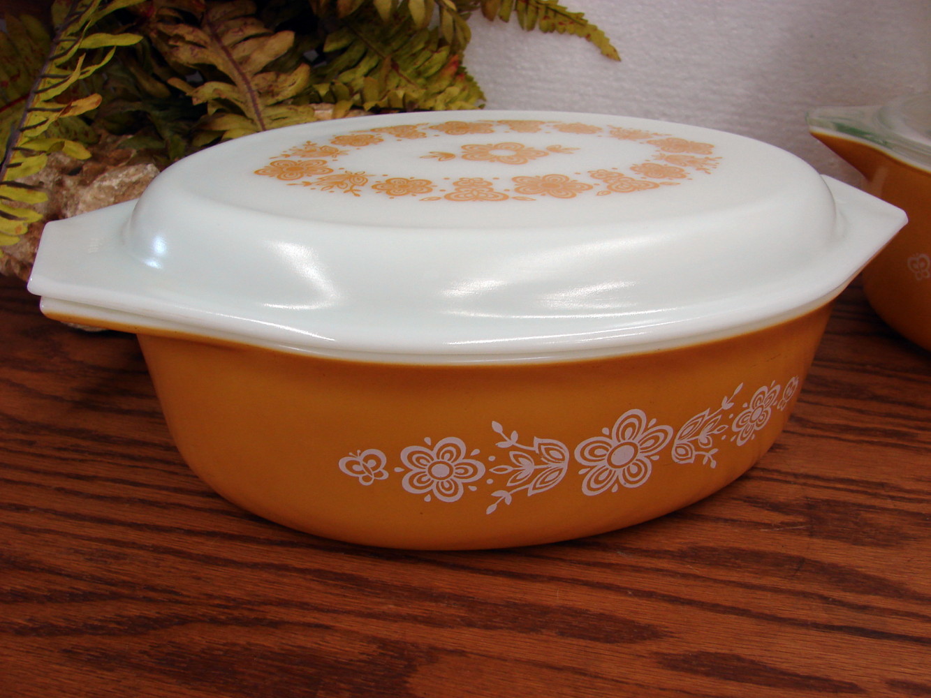 Vintage PYREX Butterfly Gold #045 Oval Casserole Dish w/ Lid 2 1/2 Quart
