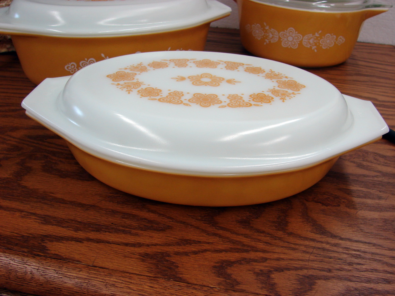Vintage PYREX Butterfly Gold Divided Casserole Baking Dish 1 Quart #063 w/ Lid
