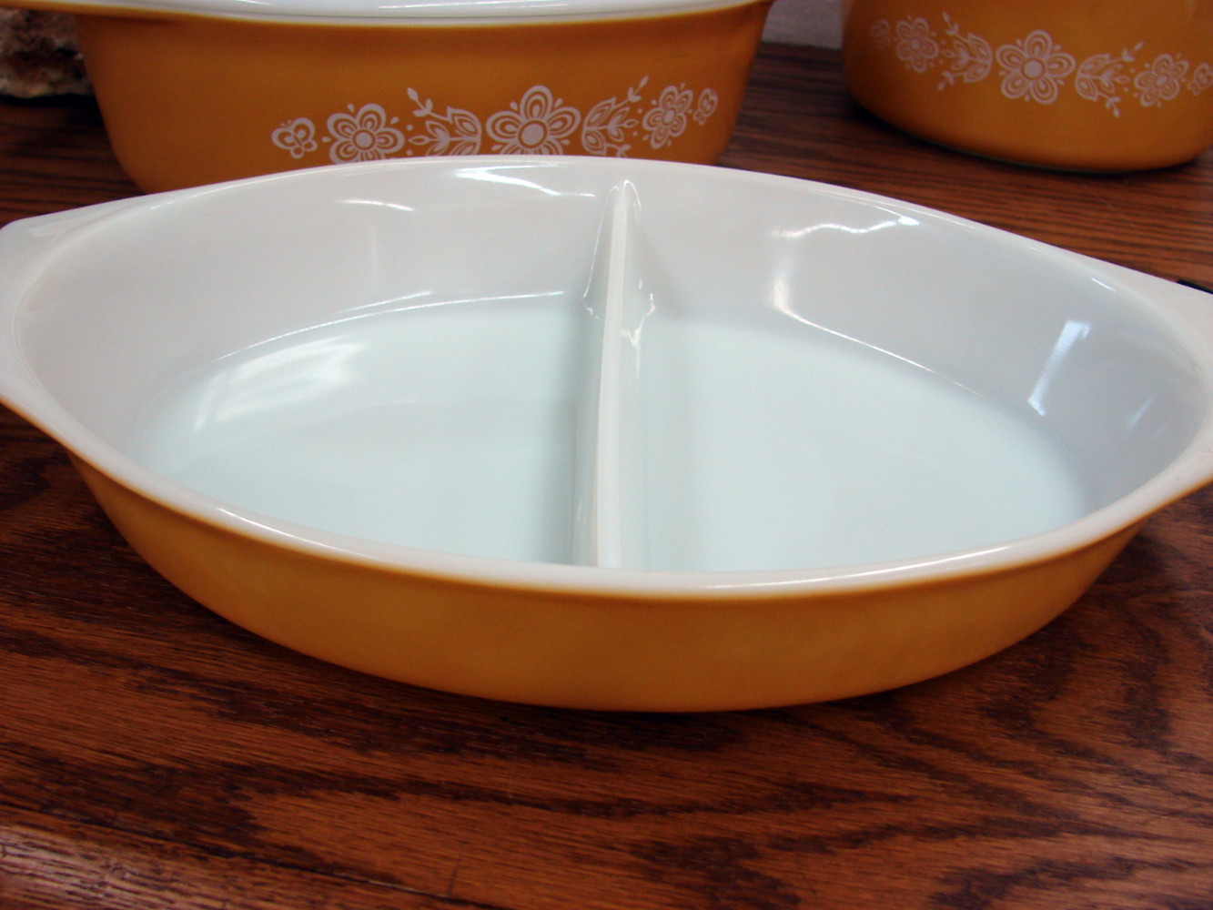 Vintage PYREX Butterfly Gold Divided Casserole Baking Dish 1 Quart #063 w/ Lid - Image 2