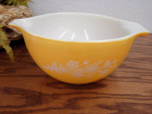 Vintage PYREX Butterfly Gold II #441 Cinderella Mixing Nesting Bowl 1 1/2 Pint