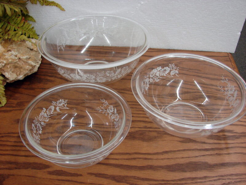 Vintage PYREX Colonial Mist Clear Etched Nesting Mixing Bowl Set 322 323 325, Moose-R-Us.Com Log Cabin Decor